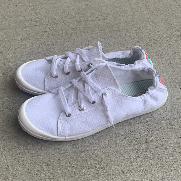 Women’s size 9 sneakers - Picture 2 of 9